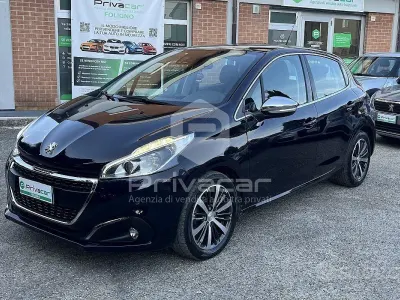 Usata Peugeot 208 Allure 100 CV (73 kW) 2018 Bluazzurro Utilitaria