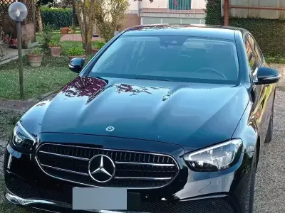 Usata Mercedes E200 184 CV (135 kW) 2022 Nero Berlina