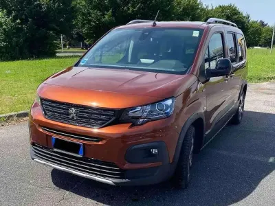 Usata Peugeot Rifter GT 131 CV (96 kW) 2021 Marrone Monovolume