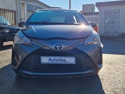 Usata Toyota Yaris 69 CV (50 kW) 2017 Grigio Berlina