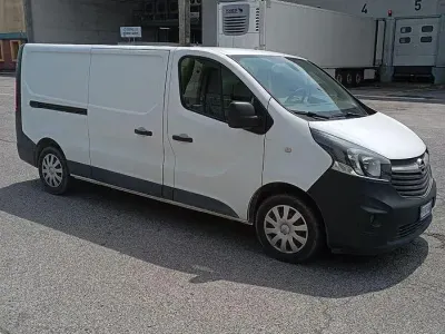 Usata Opel Vivaro 125 CV (91 kW) 2018 Bianco Monovolume