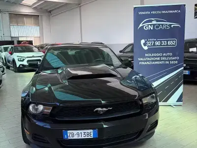 Begagnad Ford Mustang 305 HK (224 kW) 2012 Svart Sportkupé