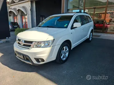 Usado Fiat Freemont Urban 140 HP (102 kW) 2011 Branco SUV