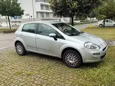Usata Fiat Punto 77 CV (56 kW) 2010 Utilitaria