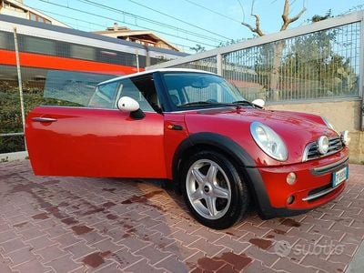 Usata Mini Cooper 116 CV (85 kW) 2004 Rosso Utilitaria