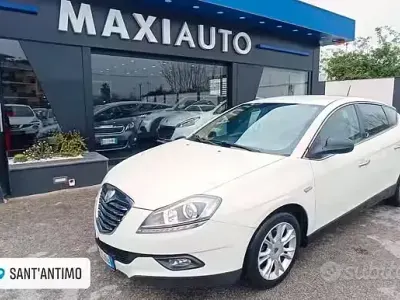 Usado Lancia Delta Platinum 140 CV (102 kW) 2012 Blanco Utilitario