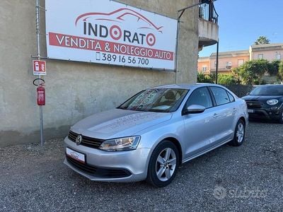 Begagnad VW Jetta 105 HK (77 kW) 2012 Grå Sedan