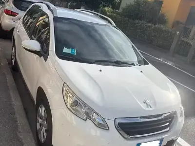 Usata Peugeot 2008 Access 82 CV (60 kW) 2014 Bianco SUV