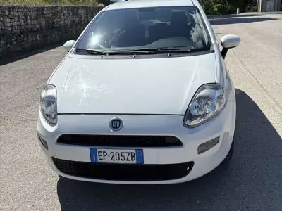 Usata Fiat Grande Punto S 85 CV (62 kW) 2013 Bianco Utilitaria