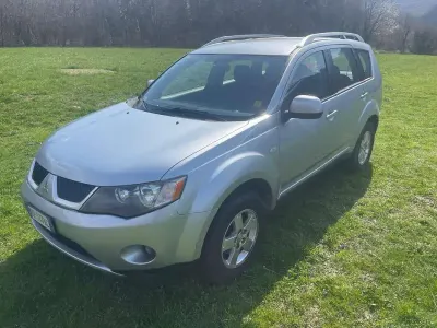 Usata Mitsubishi Outlander Invite 140 CV (102 kW) 2009 Argento SUV