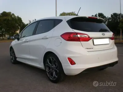Usata Ford Fiesta ST-Line 85 CV (62 kW) 2018 Bianco Utilitaria
