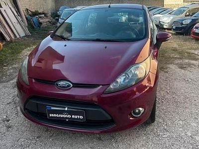 Usata Ford Fiesta 96 CV (70 kW) 2012 Rosso Berlina