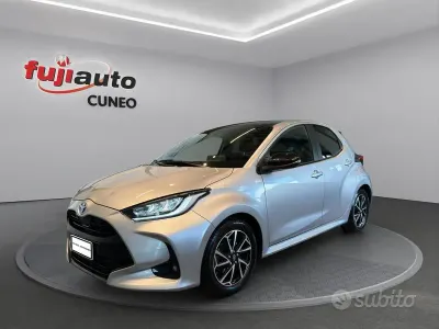 Second-hand Toyota Yaris Hybrid Lounge 116 CP (85 kW) 2022 Gri Hatchback