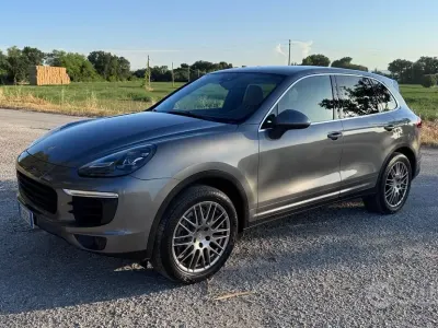 Usata Porsche Cayenne 250 CV (183 kW) 2015 Grigio SUV