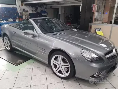 Begagnad Mercedes SL500 387 HK (284 kW) 2009 Grå Cab