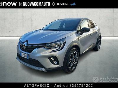 Usata Renault Captur Intens 160 CV (117 kW) 2021 Grigio SUV