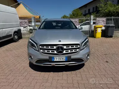 Usata Mercedes GLA200 Premium 136 CV (100 kW) 2019 Grigio SUV