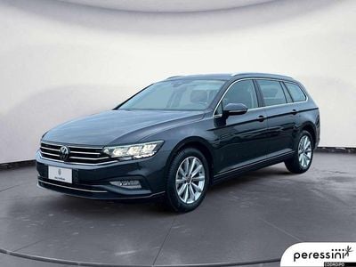 Usata VW Passat 150 CV (110 kW) 2023 Grigio Station wagon