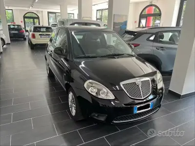 Usata Lancia Ypsilon Platinum 69 CV (50 kW) 2011 Nero Utilitaria