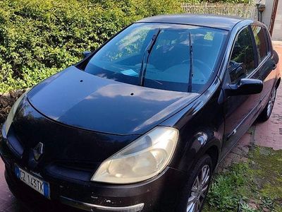 Usata Renault Clio II 75 CV (55 kW) 2006 Nero Berlina