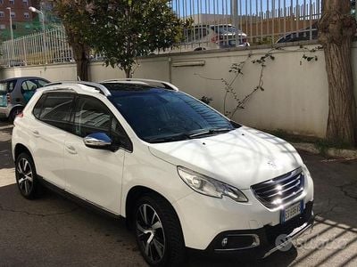 Usata Peugeot 2008 Allure 92 CV (67 kW) 2014 Bianco SUV
