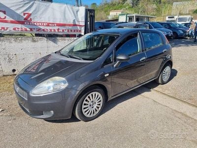 Usata Fiat Grande Punto Active 80 CV (58 kW) 2009 Gray Utilitaria