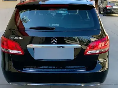 Usata Mercedes B200 136 CV (100 kW) 2019 Nero Utilitaria