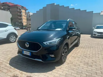 Usata MG ZS Luxury 111 CV (81 kW) 2022 Nero SUV