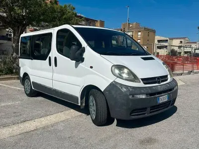 Usata Opel Vivaro 82 CV (60 kW) 2004 Bianco Monovolume