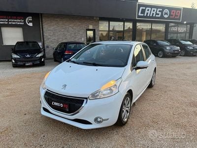 Usata Peugeot 208 Allure 82 CV (60 kW) 2013 Bianco Utilitaria