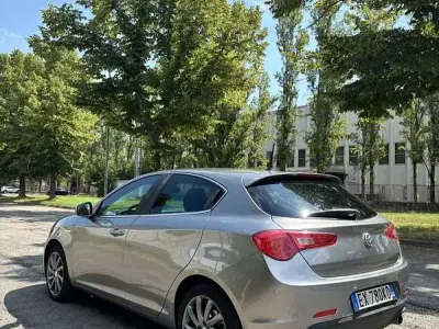 Usata Alfa Romeo Giulietta Sprint 150 CV (110 kW) 2015 Utilitaria
