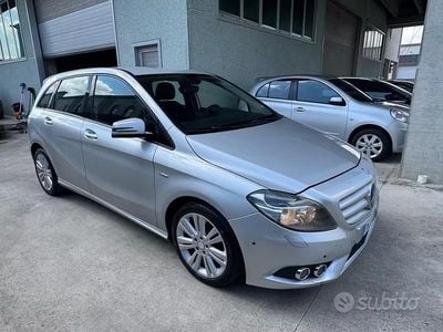 Usata Mercedes B180 Executive 122 CV (89 kW) 2012 Grigio Monovolume