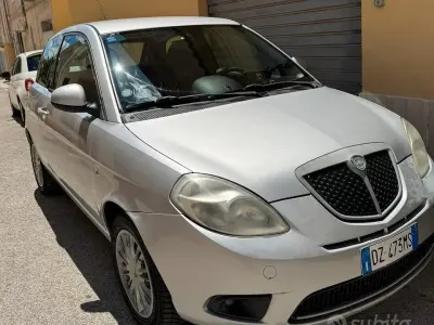 Usata Lancia Ypsilon 60 CV (44 kW) 2010 Grigio Utilitaria