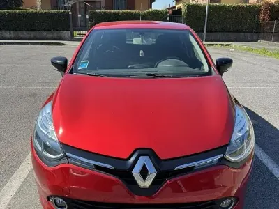 Usata Renault Clio IV 73 CV (53 kW) 2012 Rosso Berlina