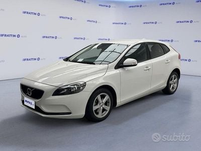 Usata Volvo V40 Kinetic 120 CV (88 kW) 2018 Bianco Berlina