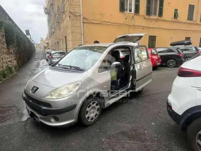 Usata Peugeot 1007 68 CV (50 kW) 2006 Grigio Monovolume