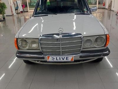 Usata Mercedes 240 1982 Grigio Berlina