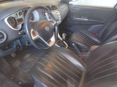 Begagnad Lancia Delta 90 HK (66 kW) 2000