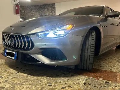 Begagnad Maserati Ghibli 250 HK (183 kW) 2019 Grå Sedan
