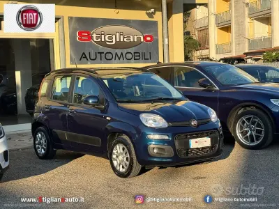 Begagnad Fiat Panda Lounge 69 HK (50 kW) 2020 Blå Halvkombi
