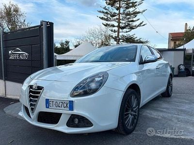 Usata Alfa Romeo Giulietta Exclusive 150 CV (110 kW) 2014 Bianco Utilitaria