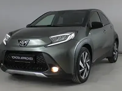 Usata Toyota Aygo X Trend 72 CV (52 kW) 2023 Beige SUV