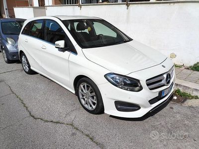 Usata Mercedes B180 109 CV (80 kW) 2015 Bianco Utilitaria