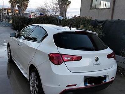 Usata Alfa Romeo Giulietta 105 CV (77 kW) 2013 Utilitaria