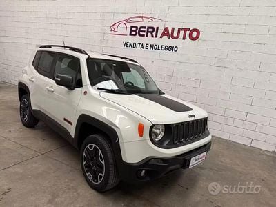 Usata Jeep Renegade Trailhawk 169 CV (124 kW) 2017 Bianco SUV