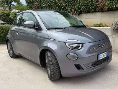 Usata Fiat 500e Icon 42 kW (58 CV) 2022 Grigio Cabrio