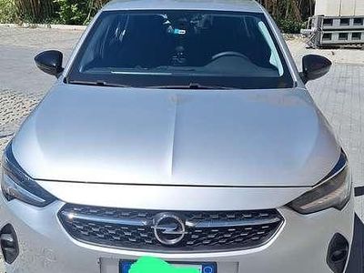 Usata Opel Corsa Elegance 101 CV (74 kW) 2023 Argento Utilitaria