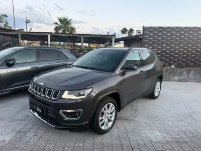 Käytetty Jeep Compass Limited 131 HP (96 kW) 2021 Harmaa Katumaasturi
