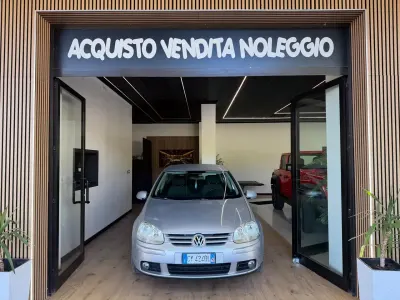 Usado VW Golf IV Sportline 140 CV (102 kW) 2006 Plateado Berlina
