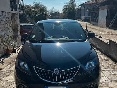 Usata Lancia Ypsilon 69 CV (50 kW) 2024 Nero Utilitaria